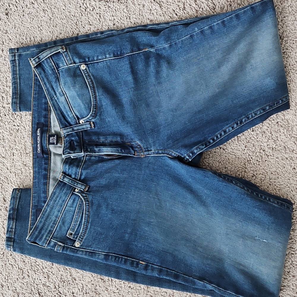 Calvin Klein Jeans Women’s High Rise Skinny Jean Zs 6/30 Medium Wash